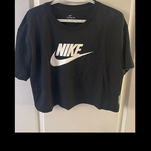 Nike Cropped Tee - Picture 1 of 2